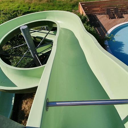 Camping Les Vernieres La Bourboule Sancy Esterno foto