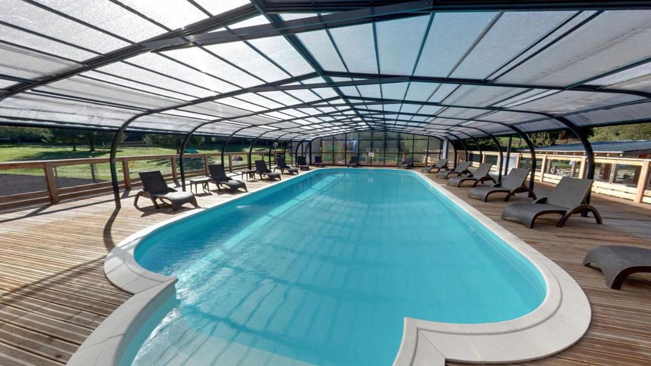 Camping Les Vernieres La Bourboule Sancy Esterno foto