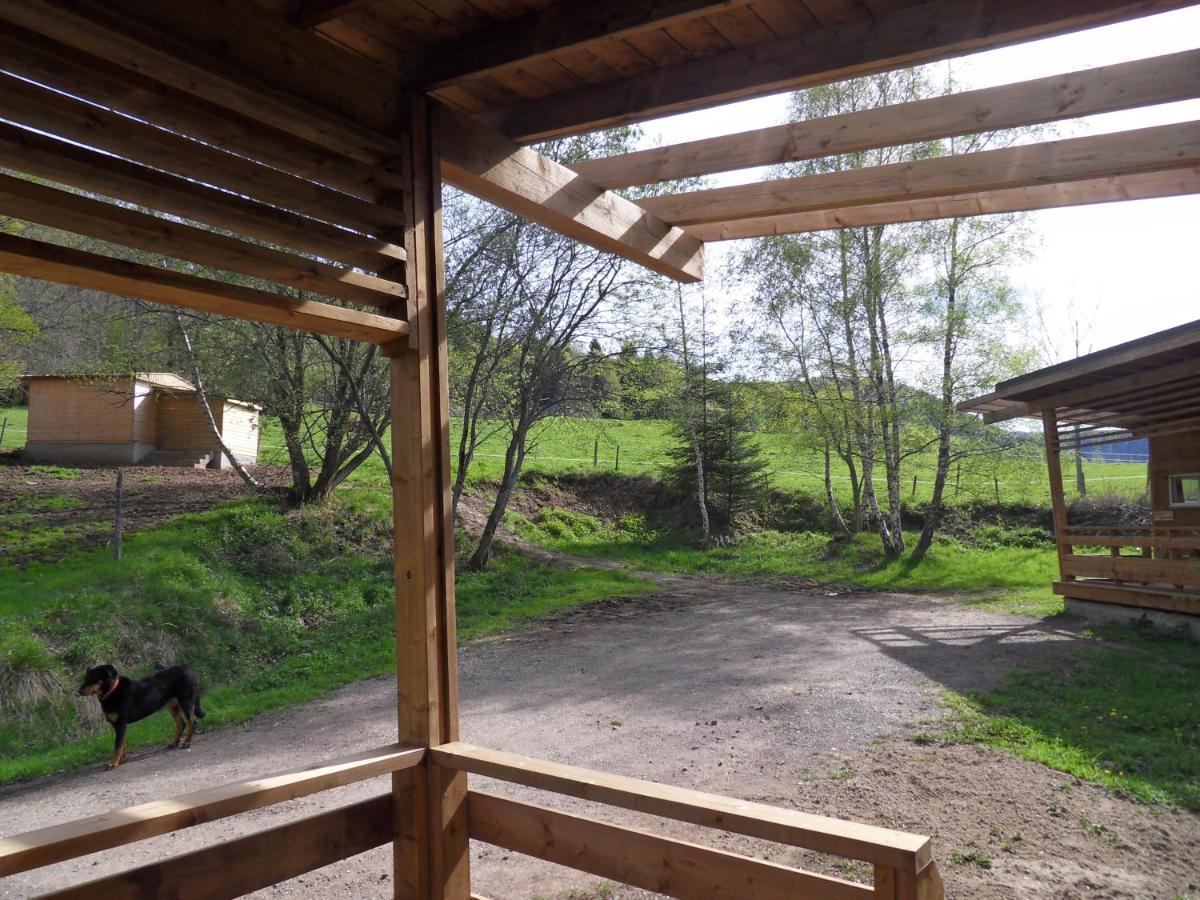 Camping Les Vernieres La Bourboule Sancy Esterno foto