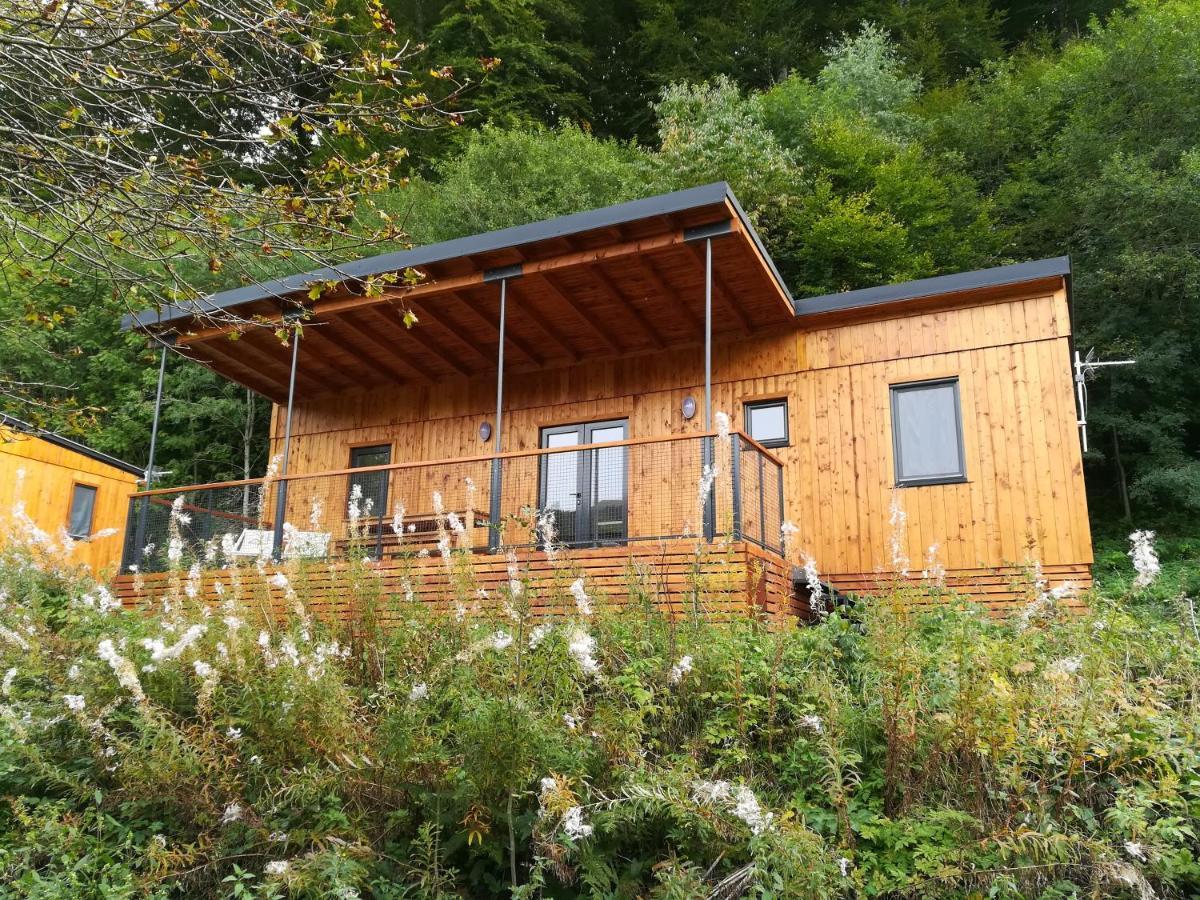 Camping Les Vernieres La Bourboule Sancy Esterno foto