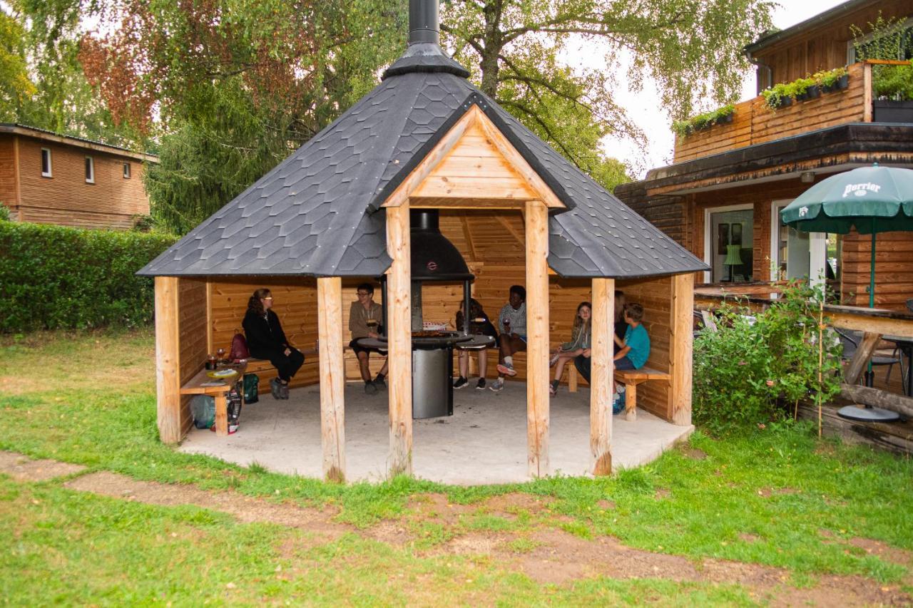 Camping Les Vernieres La Bourboule Sancy Esterno foto