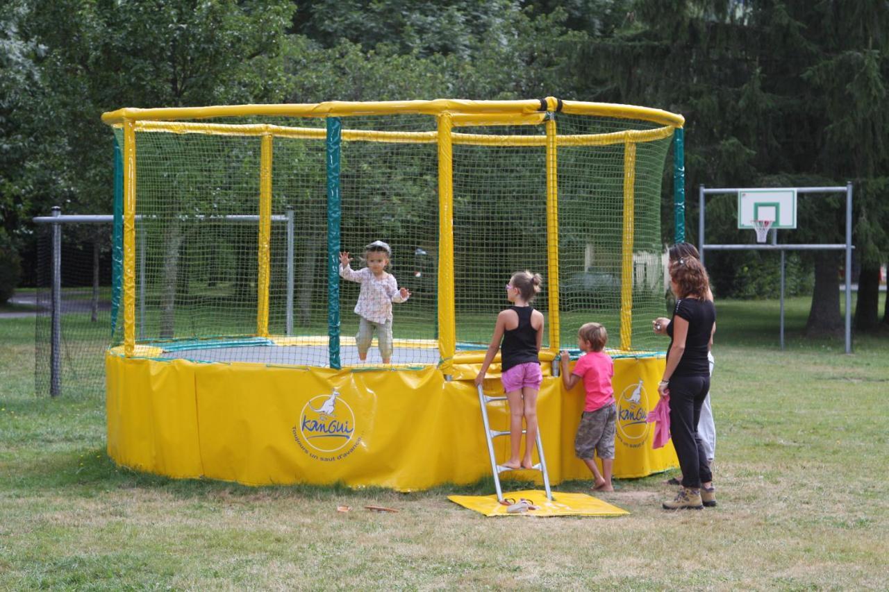 Camping Les Vernieres La Bourboule Sancy Esterno foto
