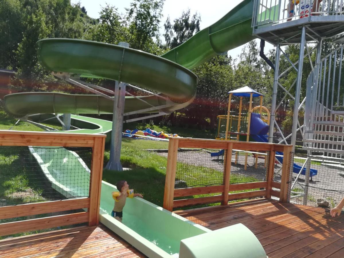 Camping Les Vernieres La Bourboule Sancy Esterno foto