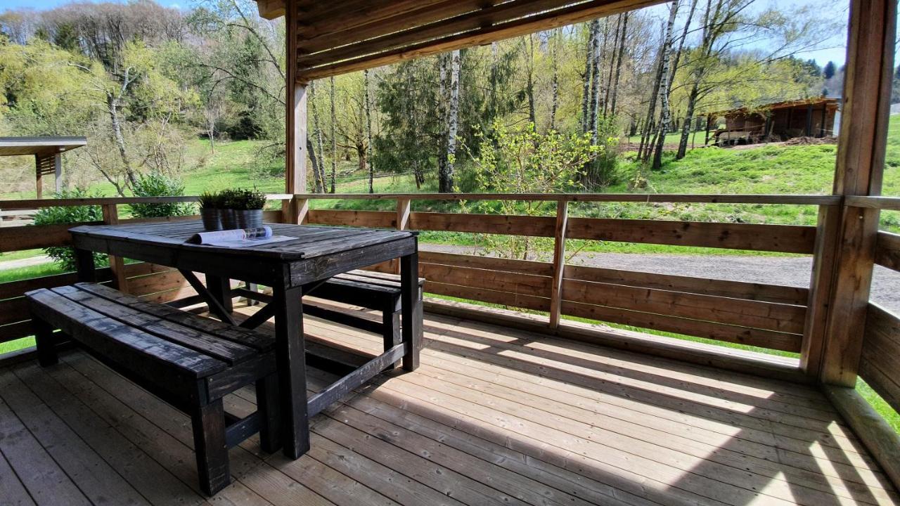 Camping Les Vernieres La Bourboule Sancy Esterno foto