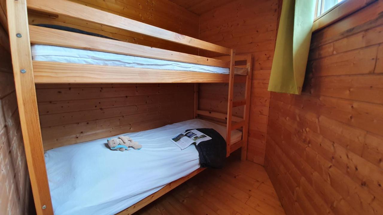 Camping Les Vernieres La Bourboule Sancy Esterno foto
