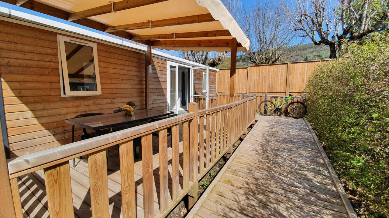 Camping Les Vernieres La Bourboule Sancy Esterno foto
