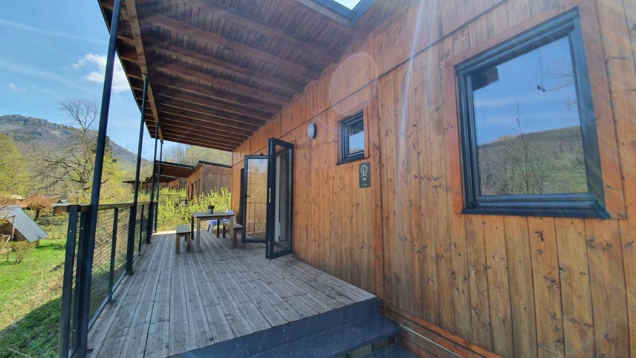 Camping Les Vernieres La Bourboule Sancy Esterno foto